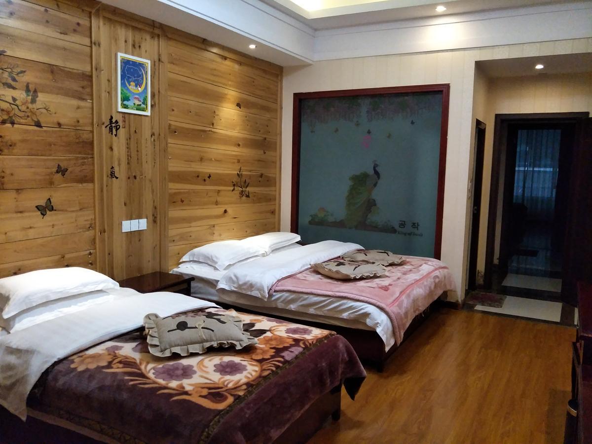 Emeishan Moon Bay Hotel Exterior foto